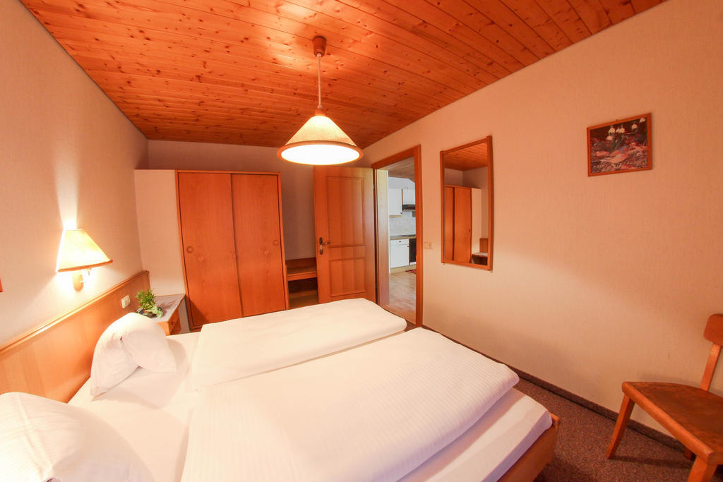 Pension Kroell Sankt Jakob in Defereggen Room photo