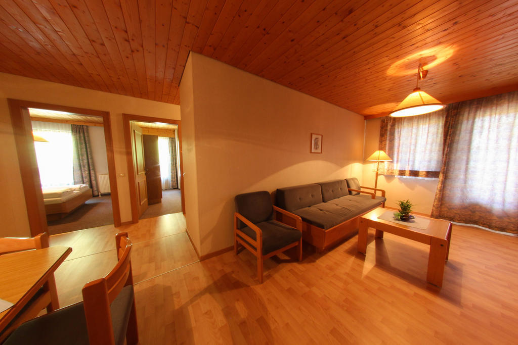 Pension Kroell Sankt Jakob in Defereggen Room photo